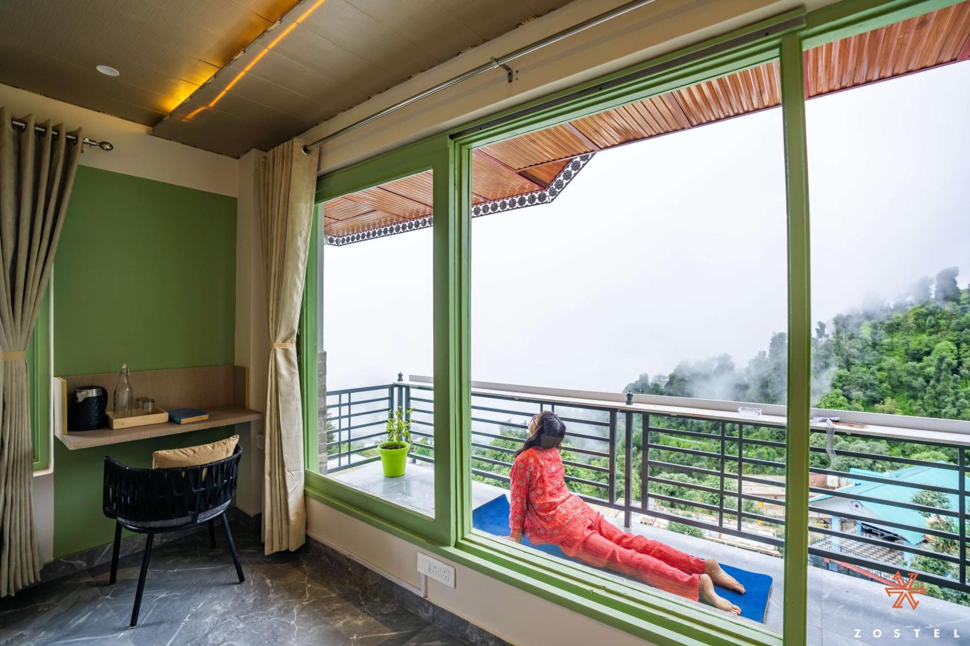 Ostello Zostel Dharamkot McLeod Ganj Esterno foto